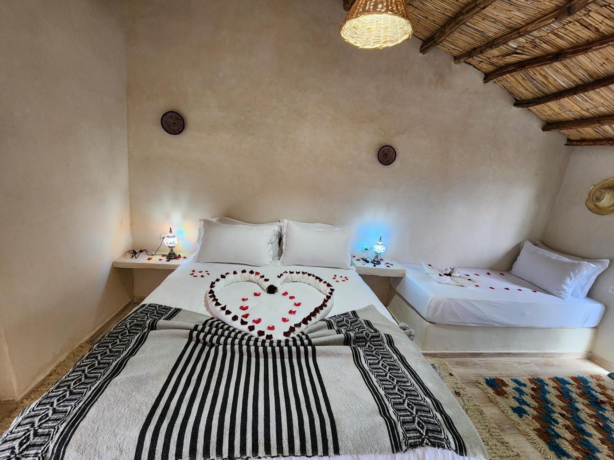 Bed and Breakfast Les Jardins D Amizmiz 6 Piscines Wawizelte Exteriér fotografie