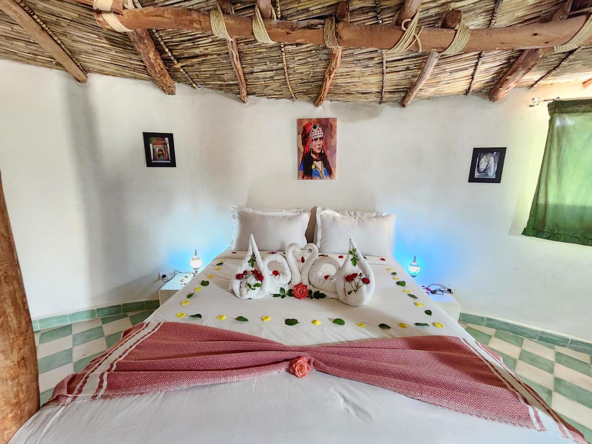 Bed and Breakfast Les Jardins D Amizmiz 6 Piscines Wawizelte Exteriér fotografie